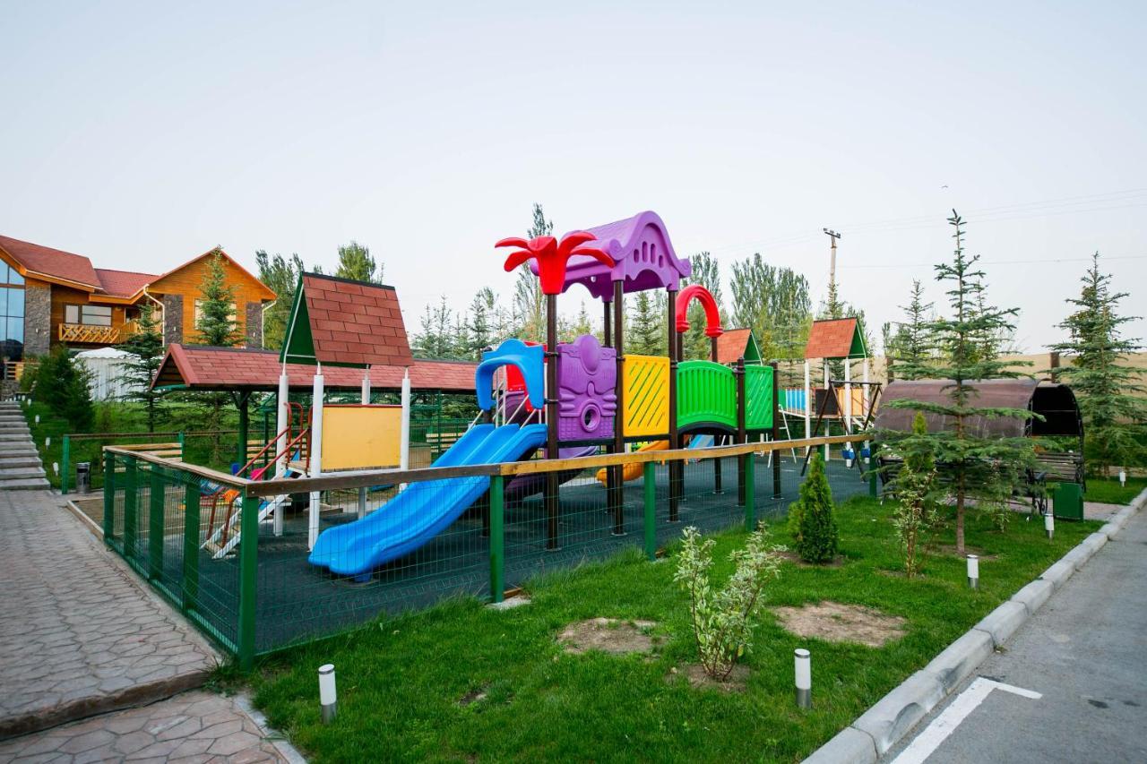 Hyde Park Resort Bishkek2023 エクステリア 写真